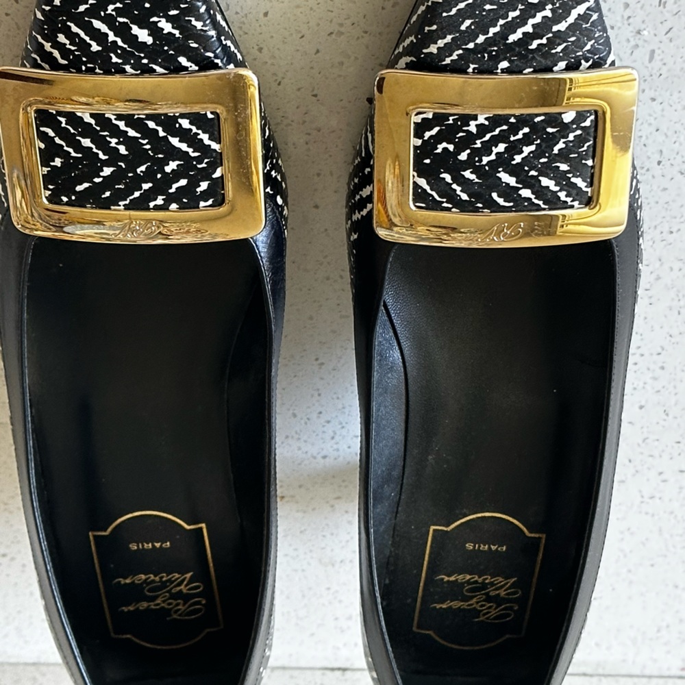 Roger Vivier iconic Belle leather pumps dates back to 1965